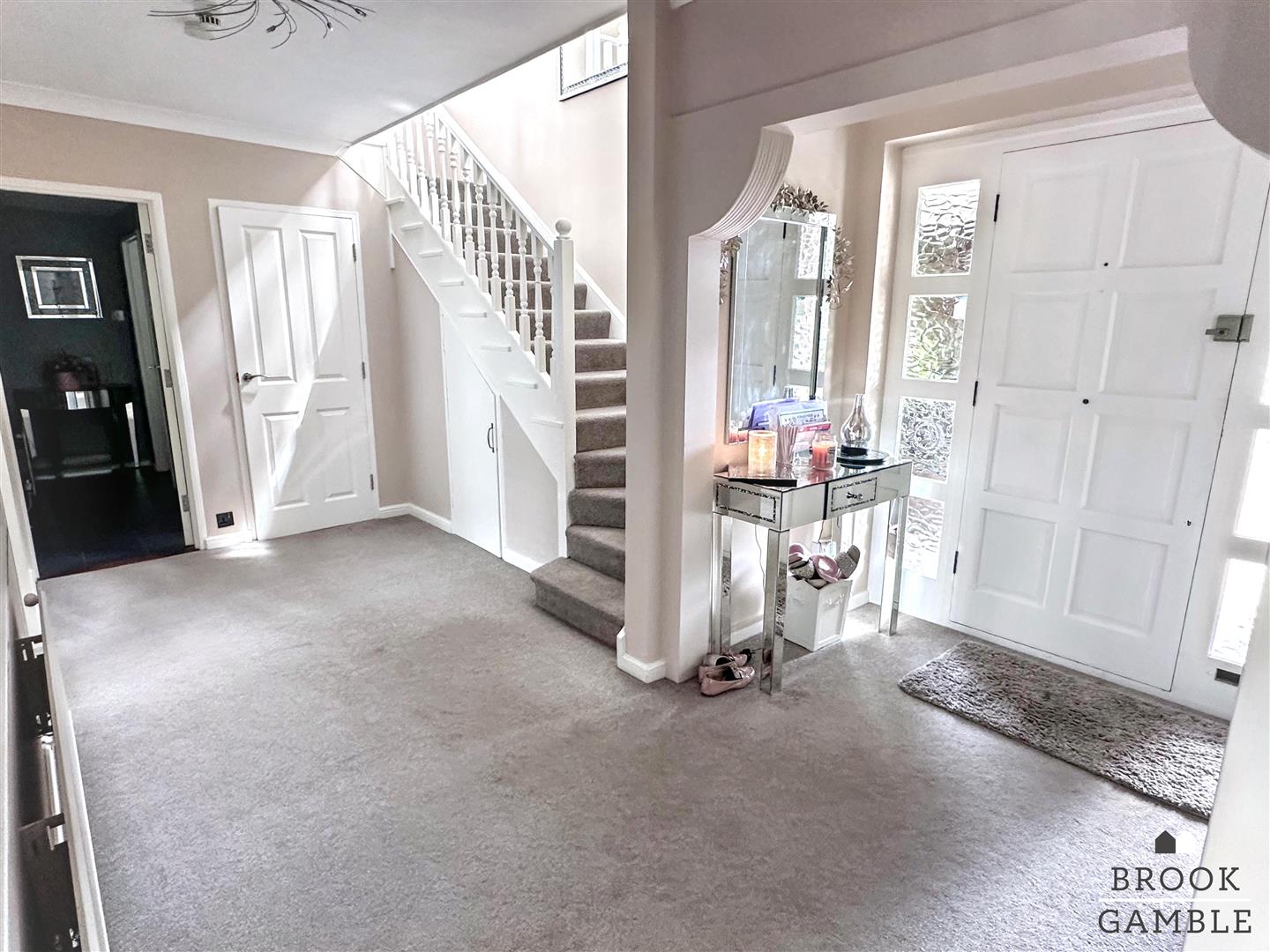 6 Bedroom House. Harley Shute Road in St. Leonards-On-Sea, 7